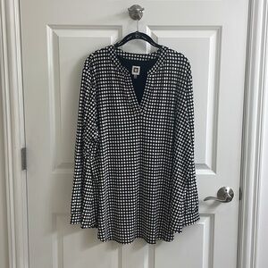 Anne Klein 3X Plus Size Black and White Dot Print Split-Neck Top, Like New